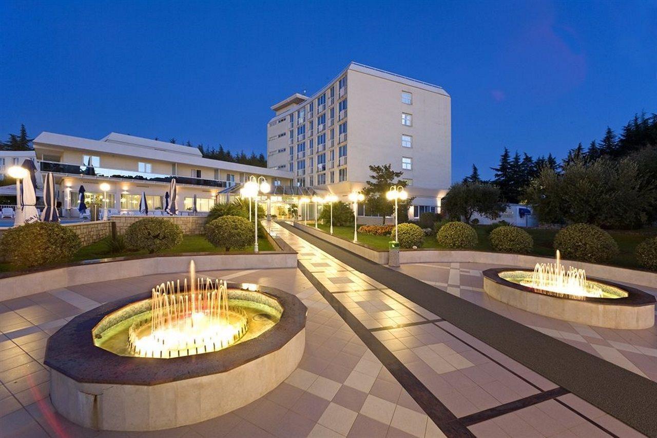 Hotel Park Plava Laguna 波雷奇 外观 照片