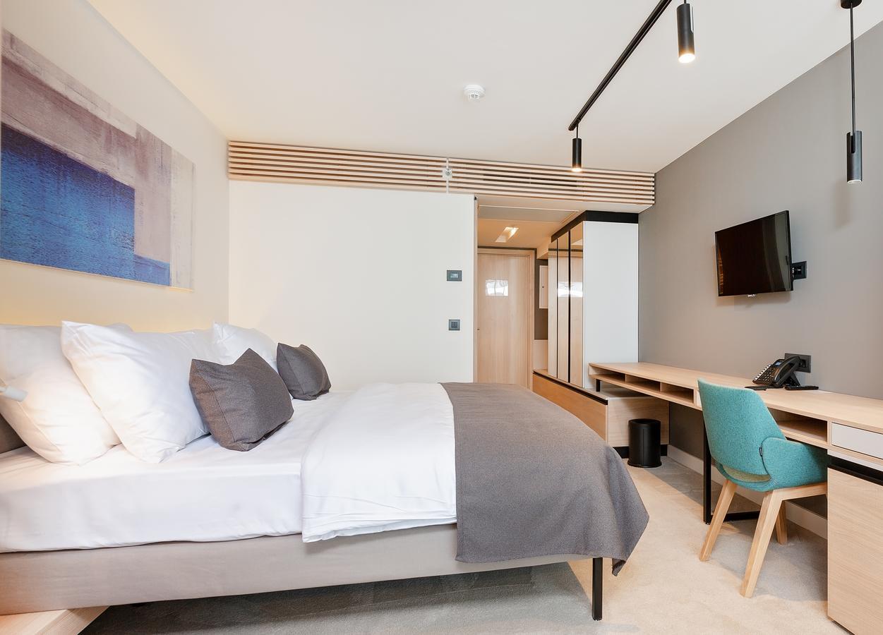 Hotel Park Plava Laguna 波雷奇 外观 照片